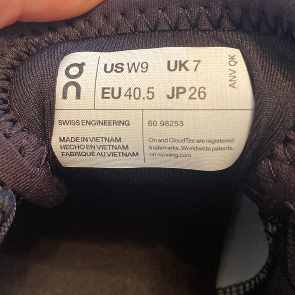 On Running Cloud X 3 - worn once - Picture 5 of 5